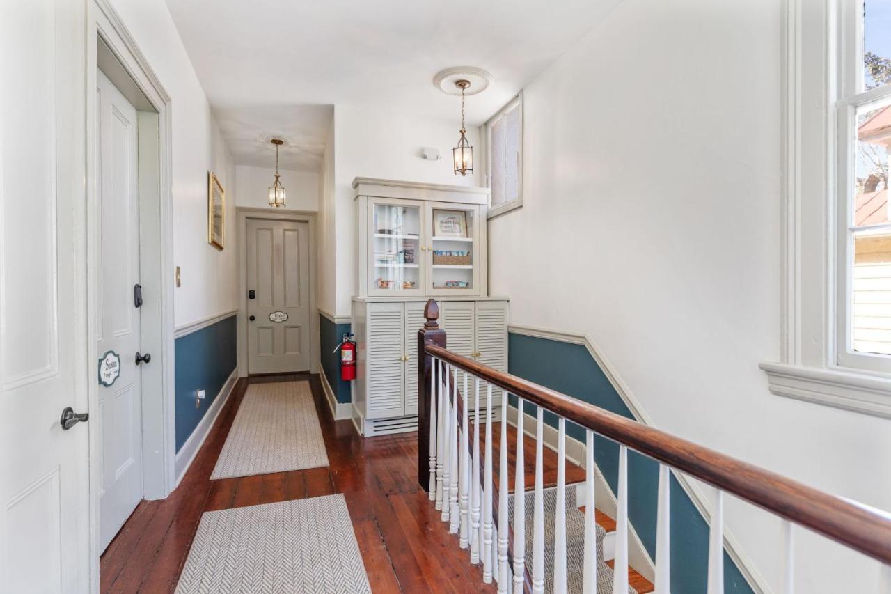 Daybed With Trundle In The Beautiful Ashley Inn 4 Blocks From King St Charleston Exterior foto